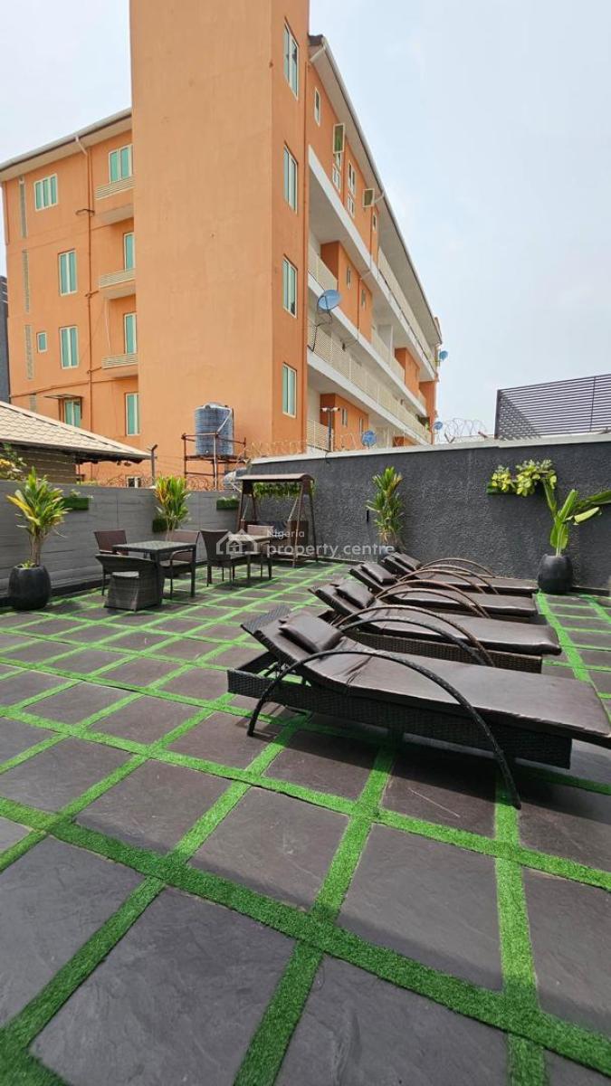 Luxe 2 Bedroom Apartment with Swimming Pool and Gym, Chibo Ofodile Close, Lekki Phase 1, Lekki, Lagos, Flat / Apartment Short Let