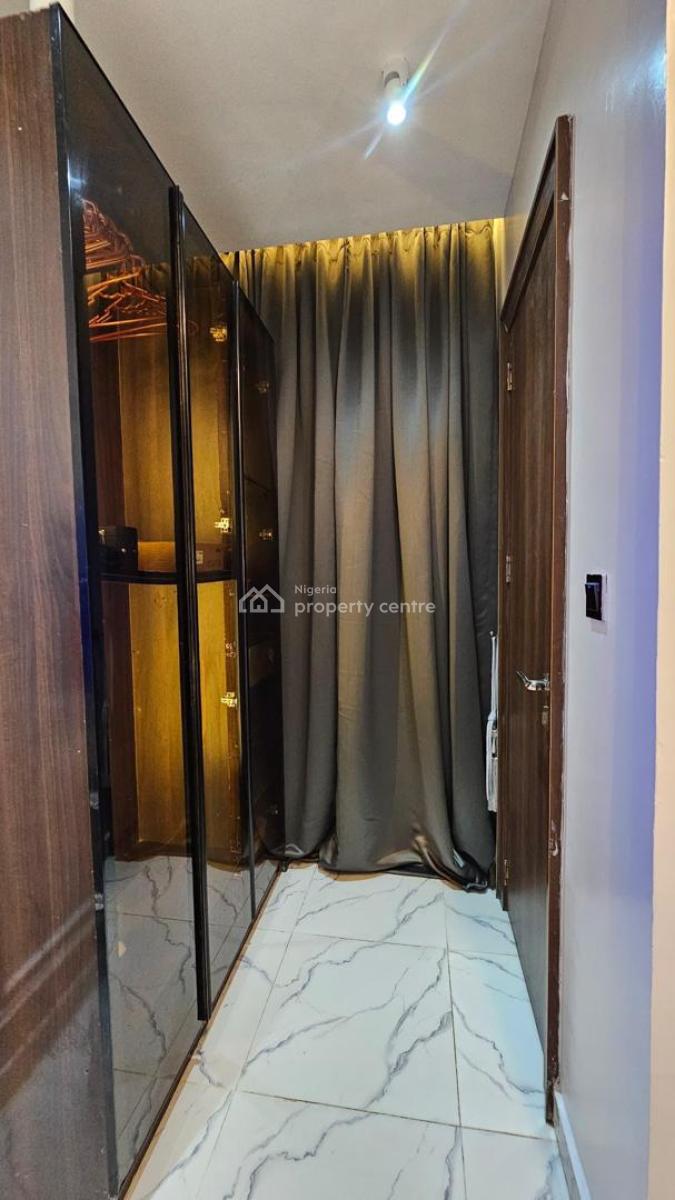 Luxe 2 Bedroom Apartment with Swimming Pool and Gym, Chibo Ofodile Close, Lekki Phase 1, Lekki, Lagos, Flat / Apartment Short Let