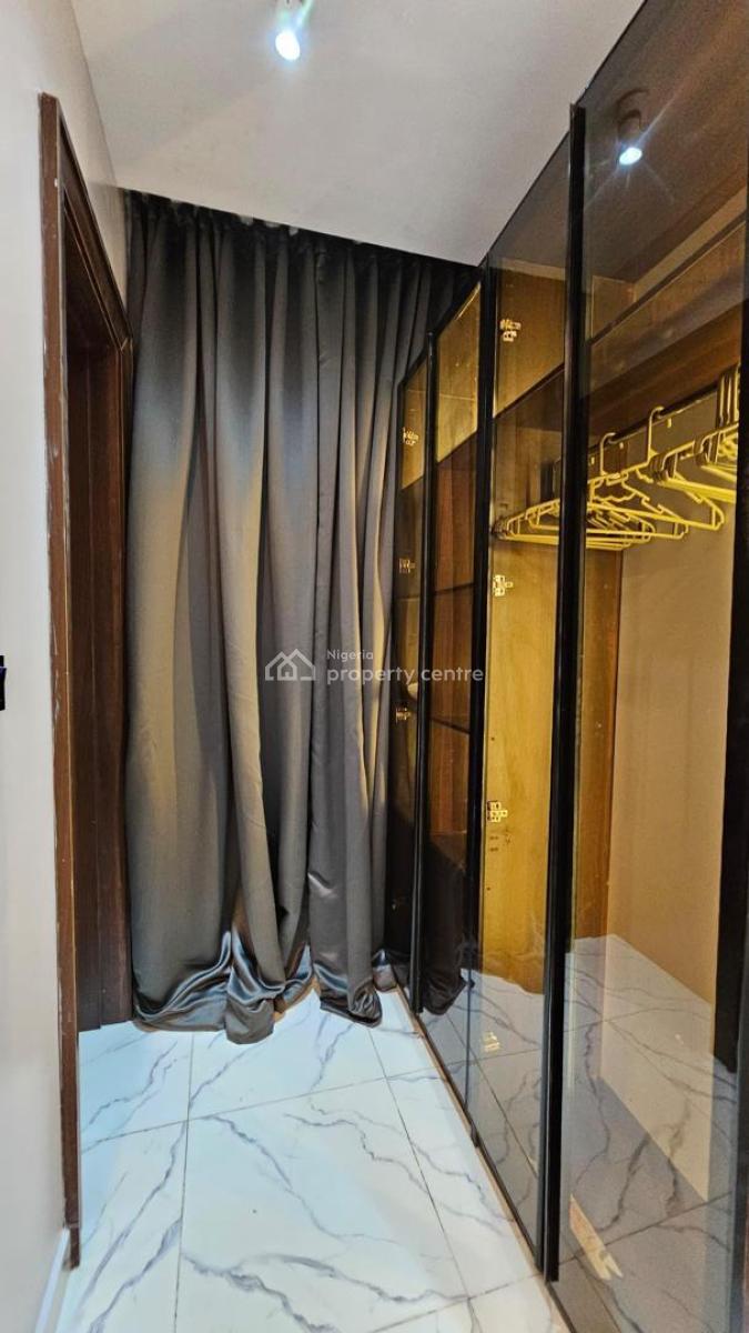 Luxe 2 Bedroom Apartment with Swimming Pool and Gym, Chibo Ofodile Close, Lekki Phase 1, Lekki, Lagos, Flat / Apartment Short Let