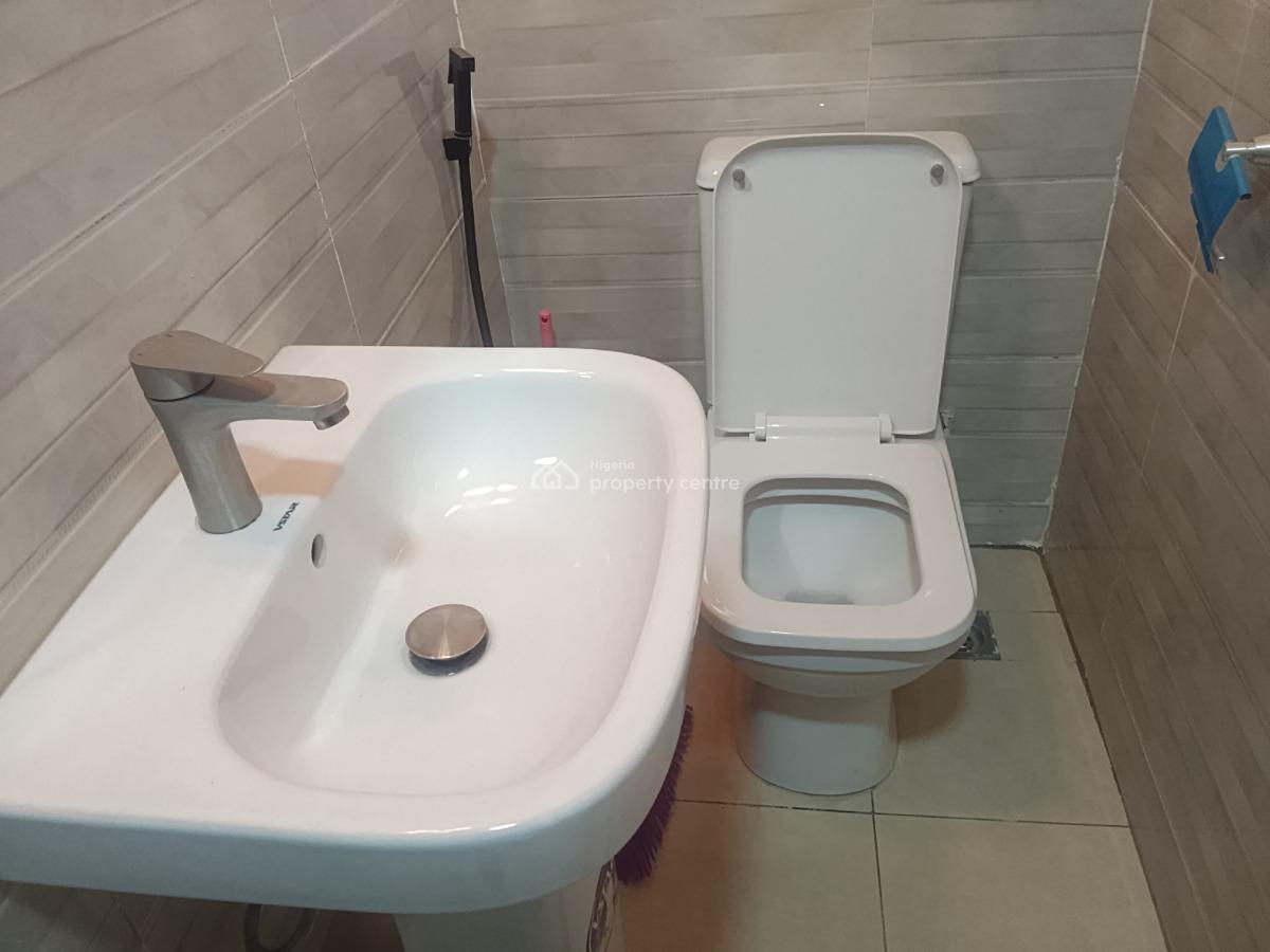 Completely Furnished Two Bedroom Apartment, Fha, Guzape District, Abuja, Flat / Apartment for Rent