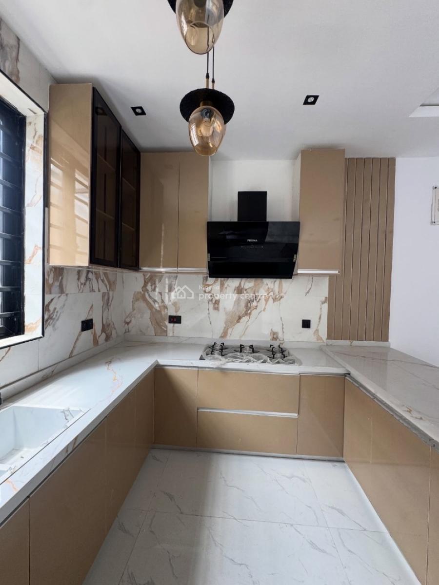 Well Built 2 Bedroom Apartment with Elevator and Gym, Lekki Phase 1, Lekki, Lagos, Flat / Apartment for Sale