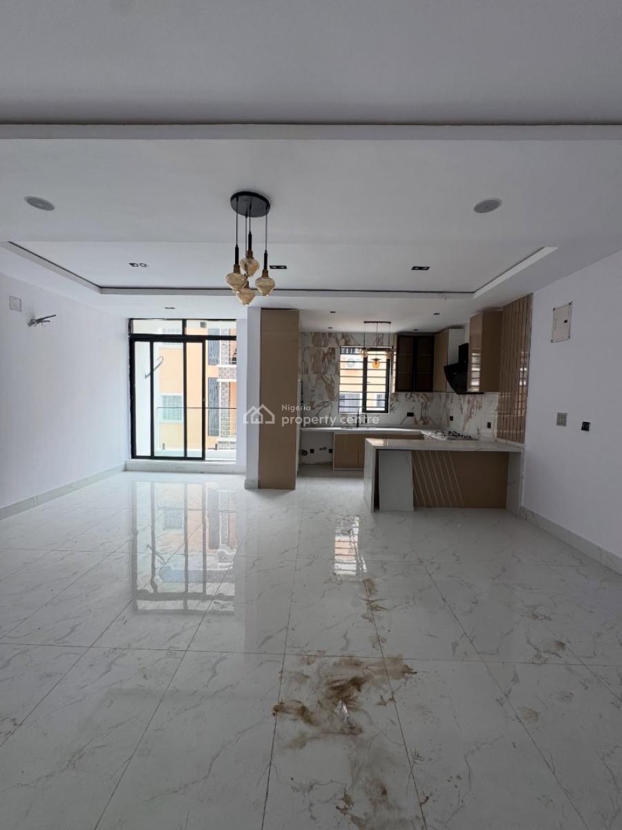 Well Built 2 Bedroom Apartment with Elevator and Gym, Lekki Phase 1, Lekki, Lagos, Flat / Apartment for Sale