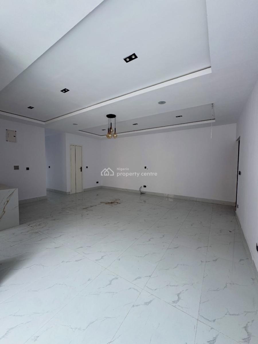 Well Built 2 Bedroom Apartment with Elevator and Gym, Lekki Phase 1, Lekki, Lagos, Flat / Apartment for Sale
