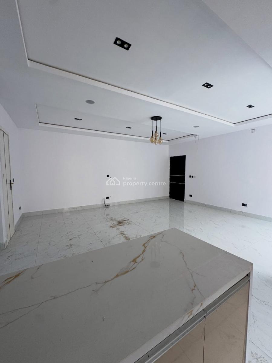 Well Built 2 Bedroom Apartment with Elevator and Gym, Lekki Phase 1, Lekki, Lagos, Flat / Apartment for Sale