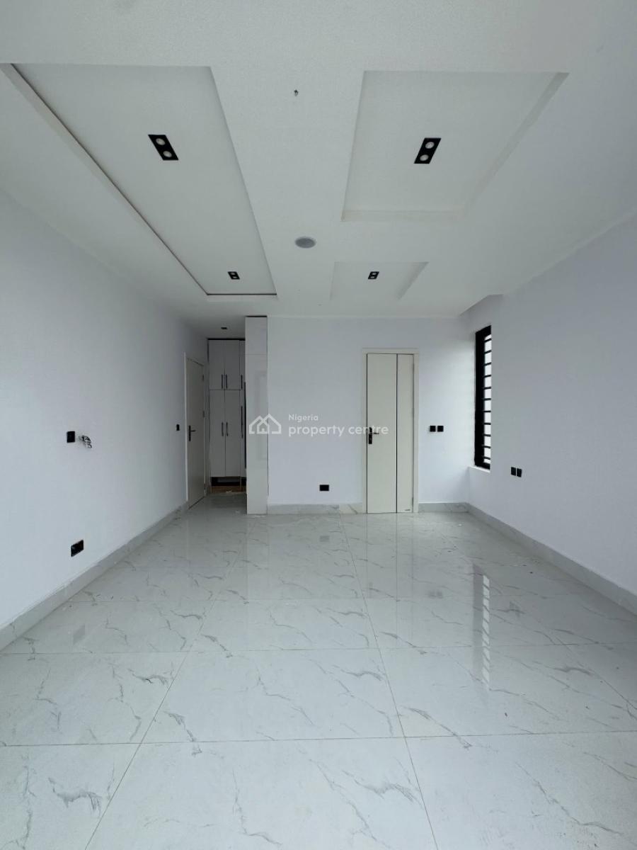 Well Built 2 Bedroom Apartment with Elevator and Gym, Lekki Phase 1, Lekki, Lagos, Flat / Apartment for Sale