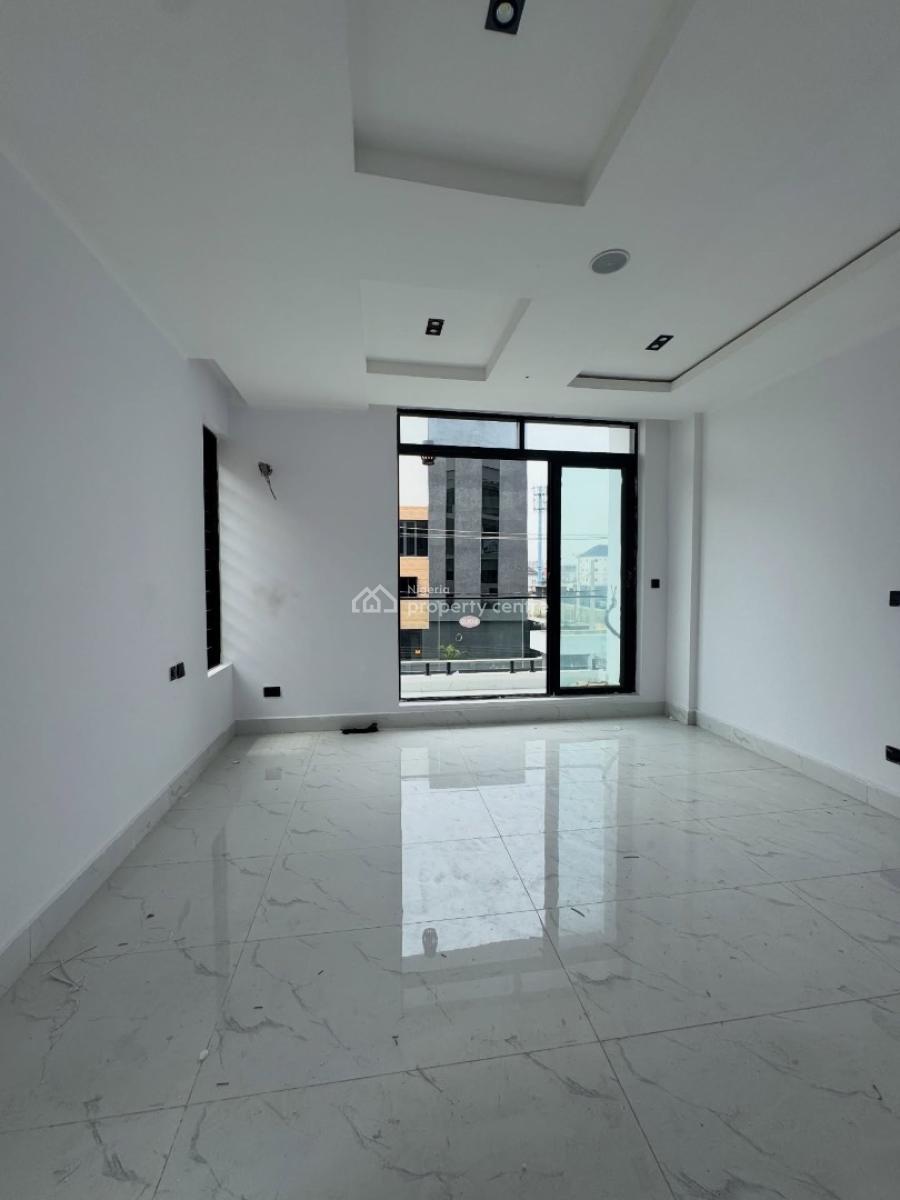 Well Built 2 Bedroom Apartment with Elevator and Gym, Lekki Phase 1, Lekki, Lagos, Flat / Apartment for Sale