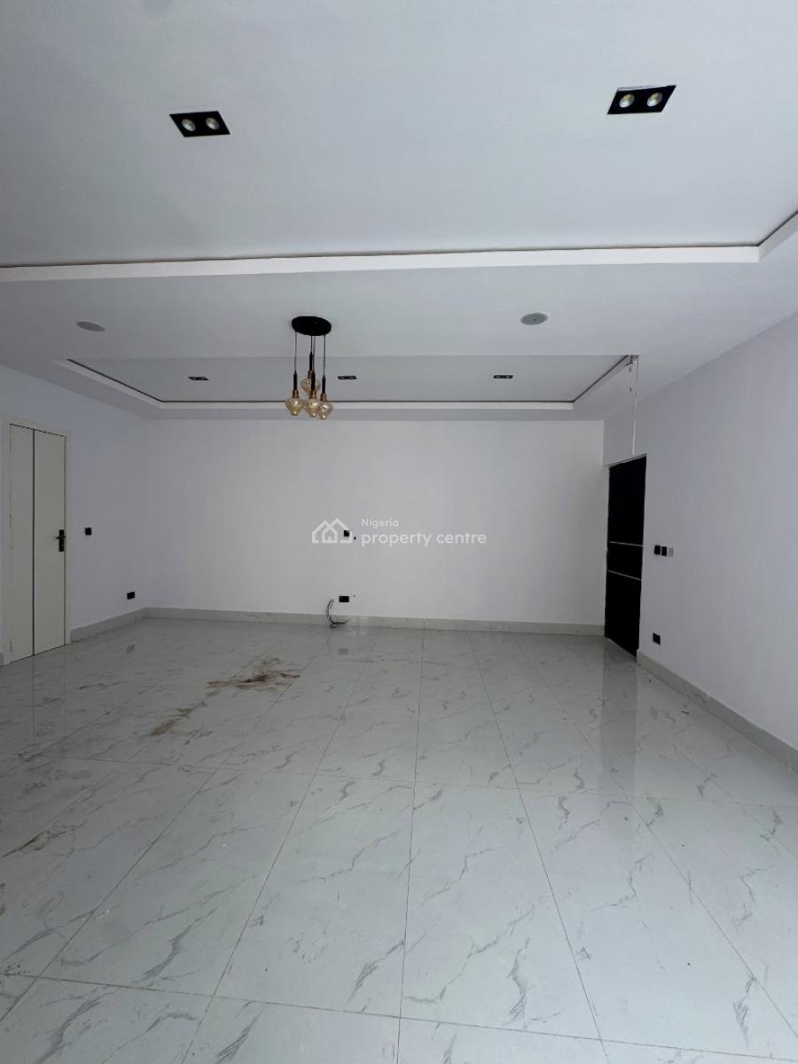 Well Built 2 Bedroom Apartment with Elevator and Gym, Lekki Phase 1, Lekki, Lagos, Flat / Apartment for Sale