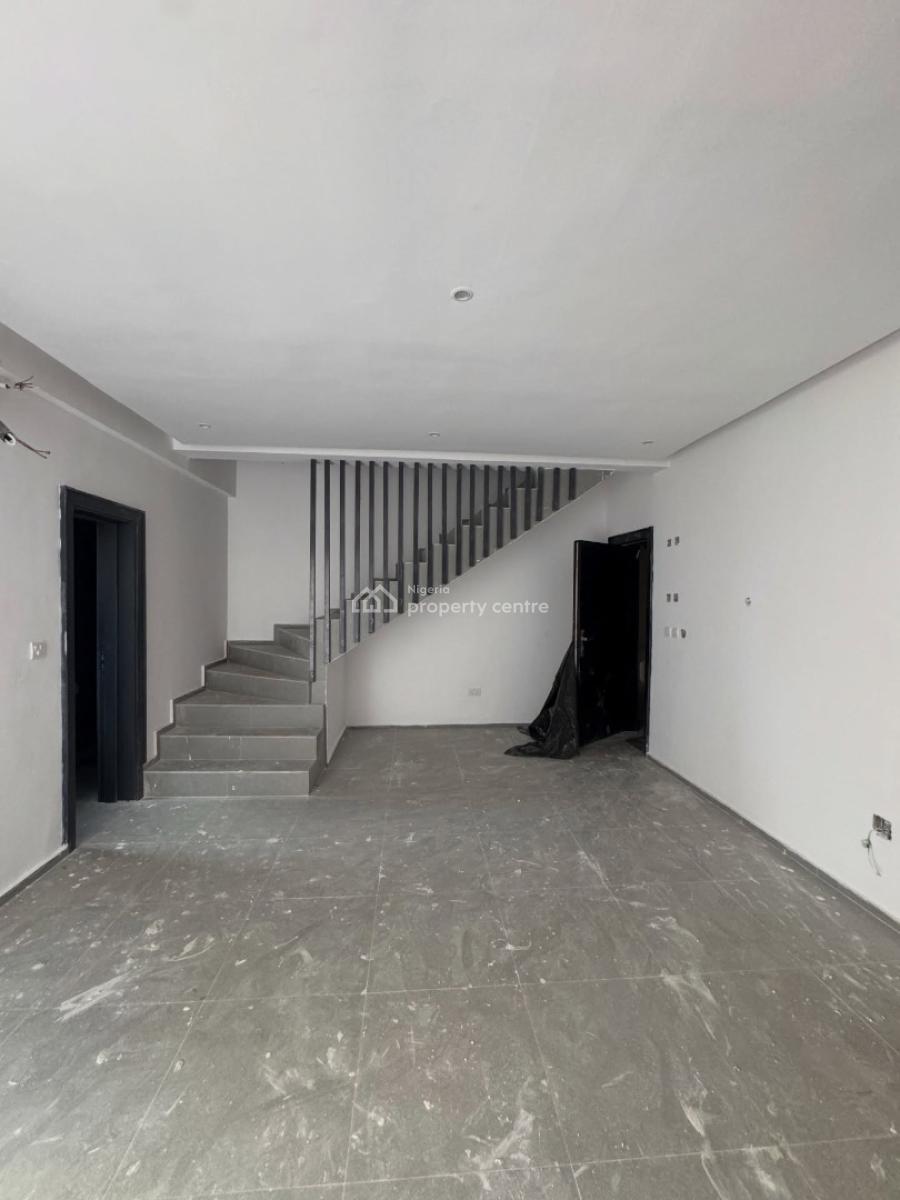 Well Built 2 Bedroom Maisonette with En-suite Rooms, Ikate, Lekki, Lagos, Flat / Apartment for Sale