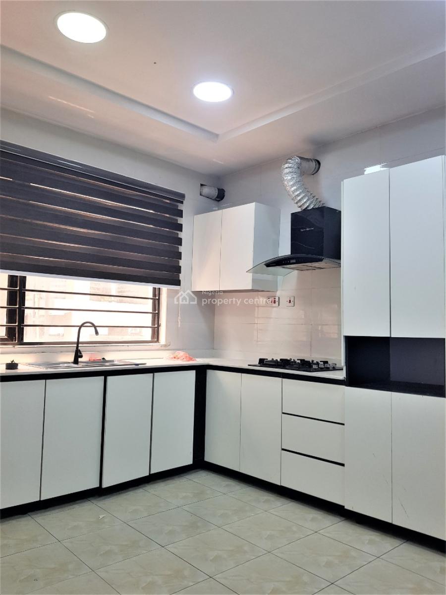 Luxury 3 Bedroom Flat with Bq in a Fully Serviced Estate, Lekki Phase 1, Lekki, Lagos, Flat / Apartment for Rent