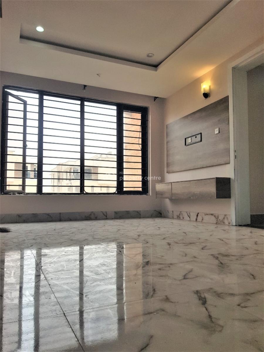 Luxury 3 Bedroom Flat with Bq in a Fully Serviced Estate, Lekki Phase 1, Lekki, Lagos, Flat / Apartment for Rent