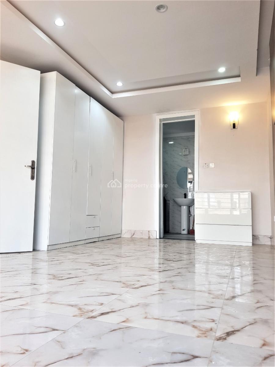 Luxury 3 Bedroom Flat with Bq in a Fully Serviced Estate, Lekki Phase 1, Lekki, Lagos, Flat / Apartment for Rent