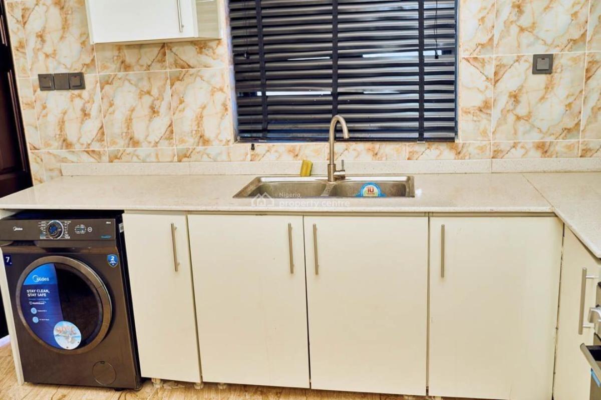 a 2 Bedroom Flat, Ologolo, Lekki, Lagos, Flat / Apartment for Rent