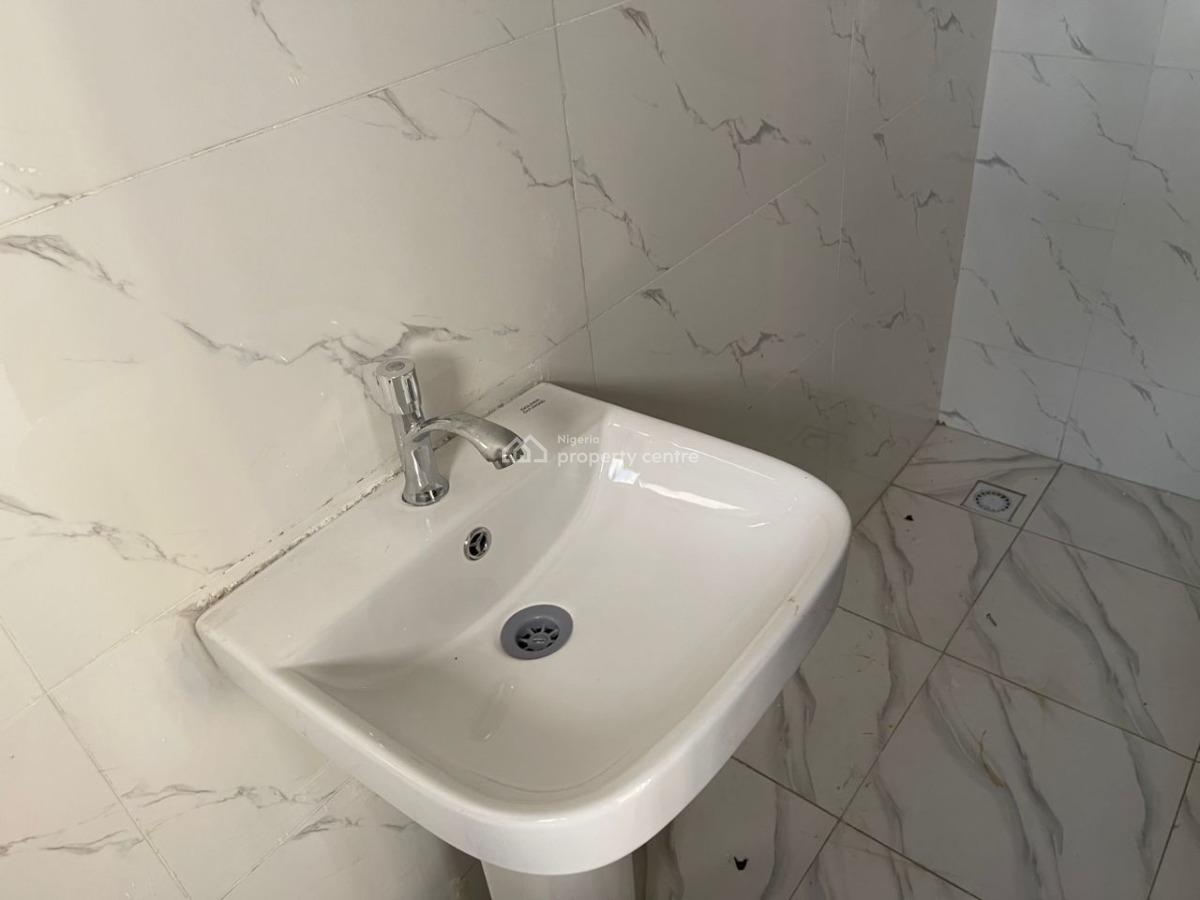 Ultra Spacious 2 Bedroom Apartment with Bq, Eko-akete, Sangotedo, Ajah, Lagos, Flat / Apartment for Sale