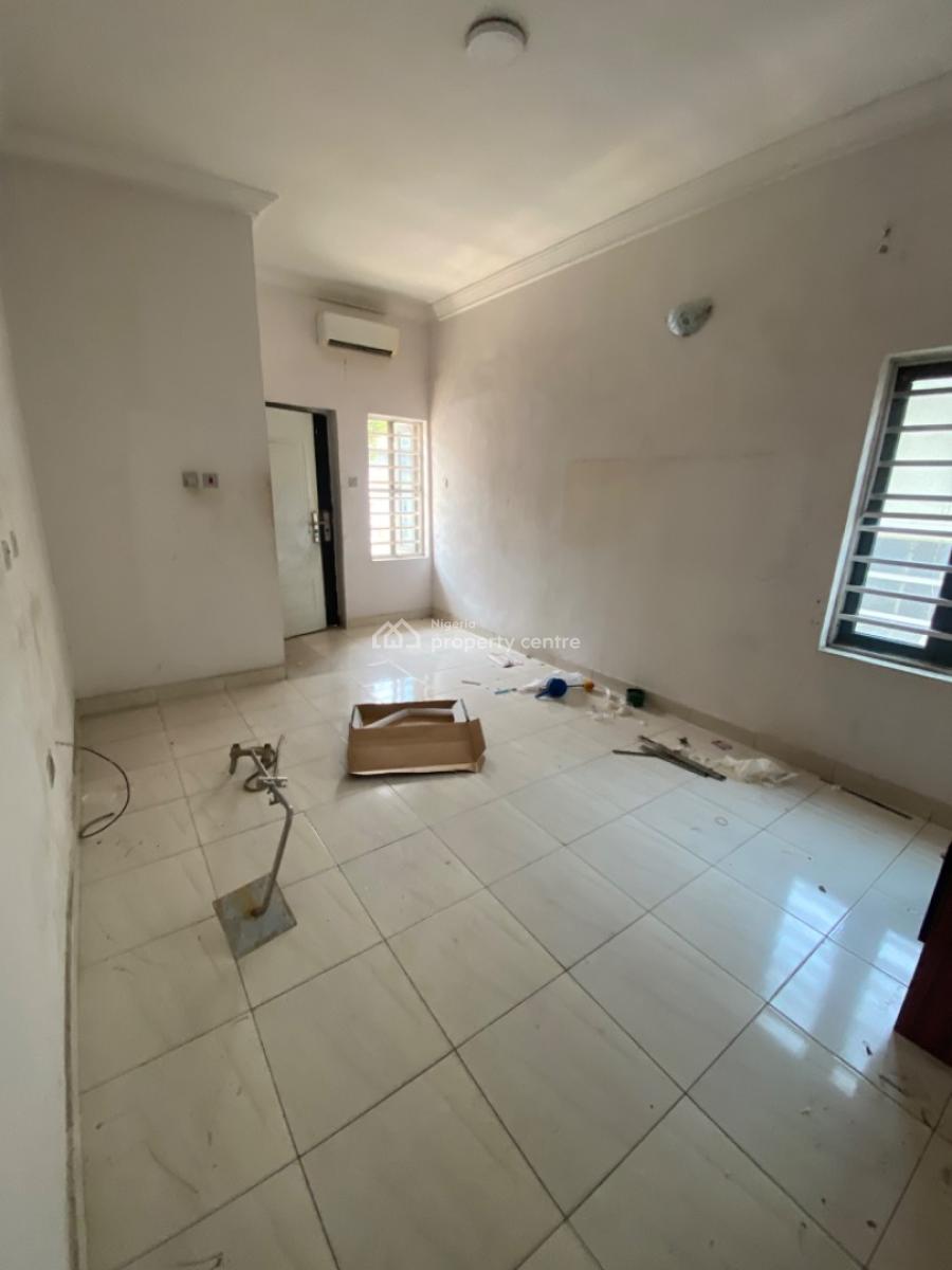 Fully Serviced 2 Bedrooms Flat Upstairs, Ikota, Lekki, Lagos, Flat / Apartment for Rent