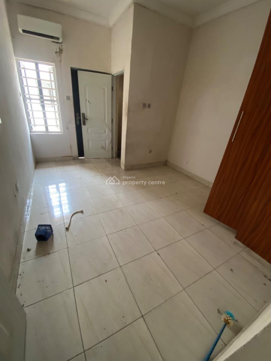 Fully Serviced 2 Bedrooms Flat Upstairs, Ikota, Lekki, Lagos, Flat / Apartment for Rent