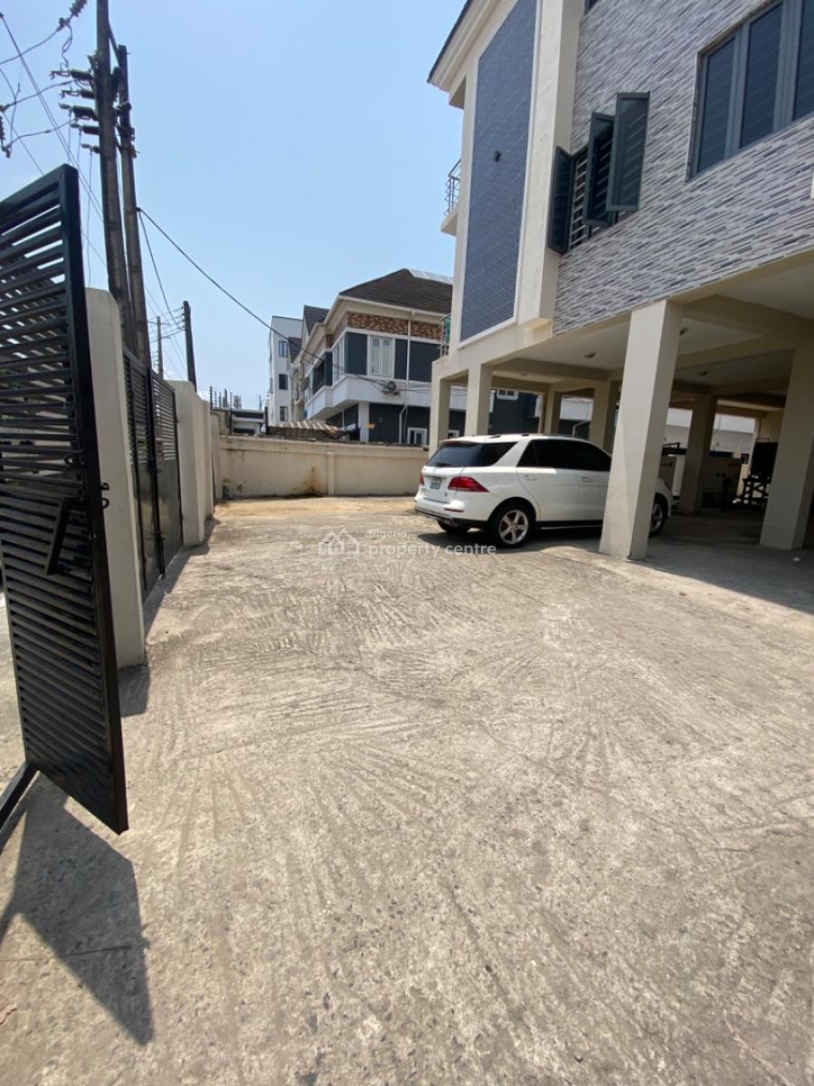 Fully Serviced 2 Bedrooms Flat Upstairs, Ikota, Lekki, Lagos, Flat / Apartment for Rent