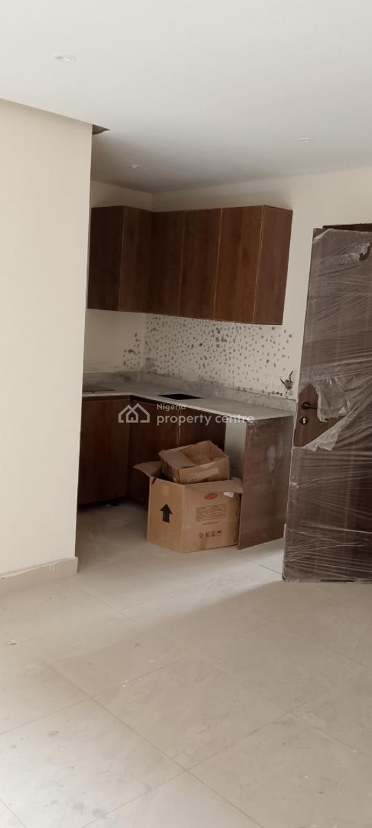 Lovely One Room Flat(self Contain), Onike, Yaba, Lagos, Self Contain (single Rooms) for Sale