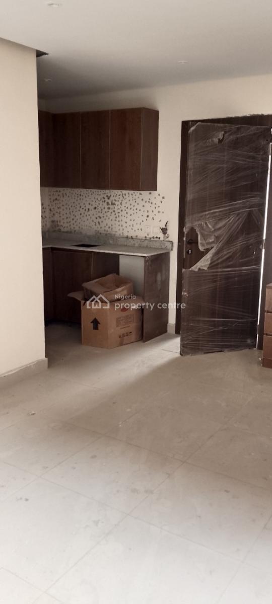 Lovely One Room Flat(self Contain), Onike, Yaba, Lagos, Self Contain (single Rooms) for Sale