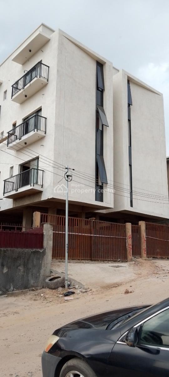 Lovely One Room Flat(self Contain), Onike, Yaba, Lagos, Self Contain (single Rooms) for Sale