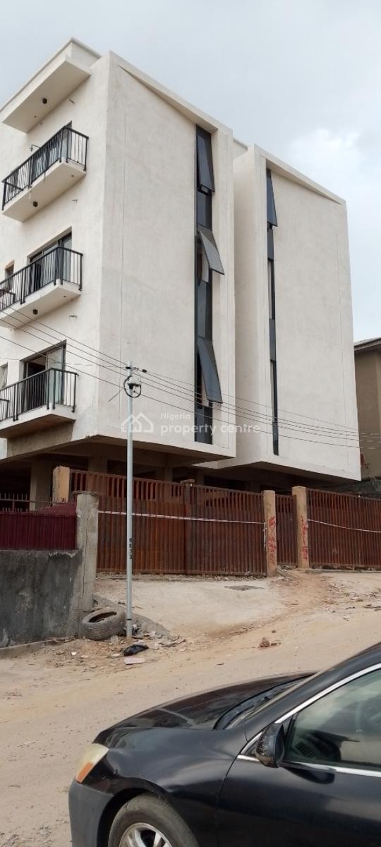 Lovely One Room Flat(self Contain), Onike, Yaba, Lagos, Self Contain (single Rooms) for Sale