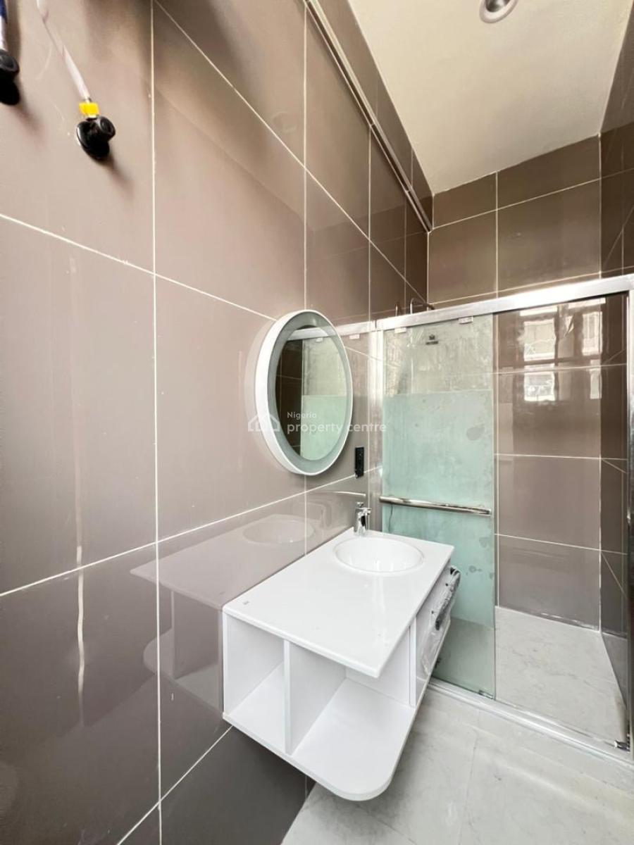 Lovely 2bedroom Spacious Apartment, Lekki Phase 1, Lekki, Lagos, Flat / Apartment for Sale