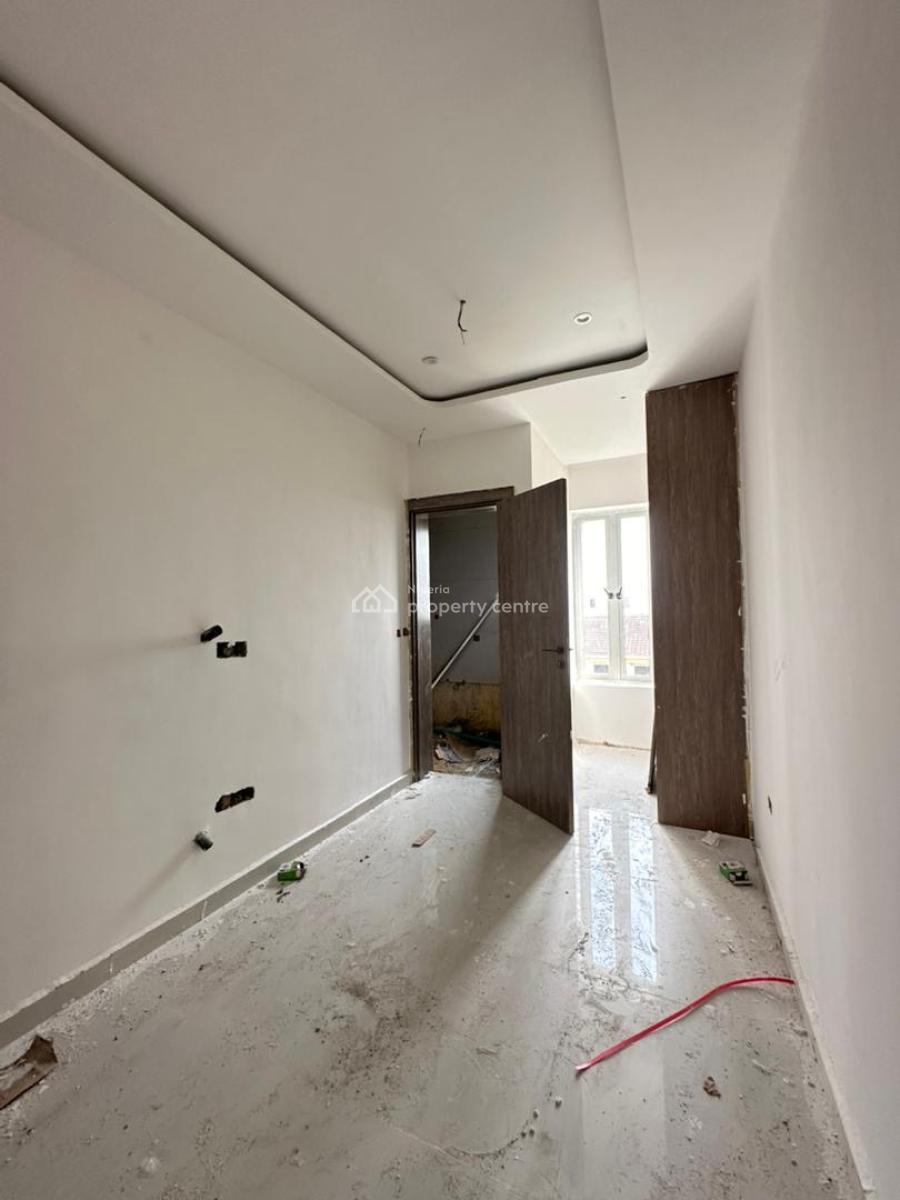 Breathtaking 3 Bedroom Penthouse, Lekki Phase 1, Lekki, Lagos, Flat / Apartment for Sale