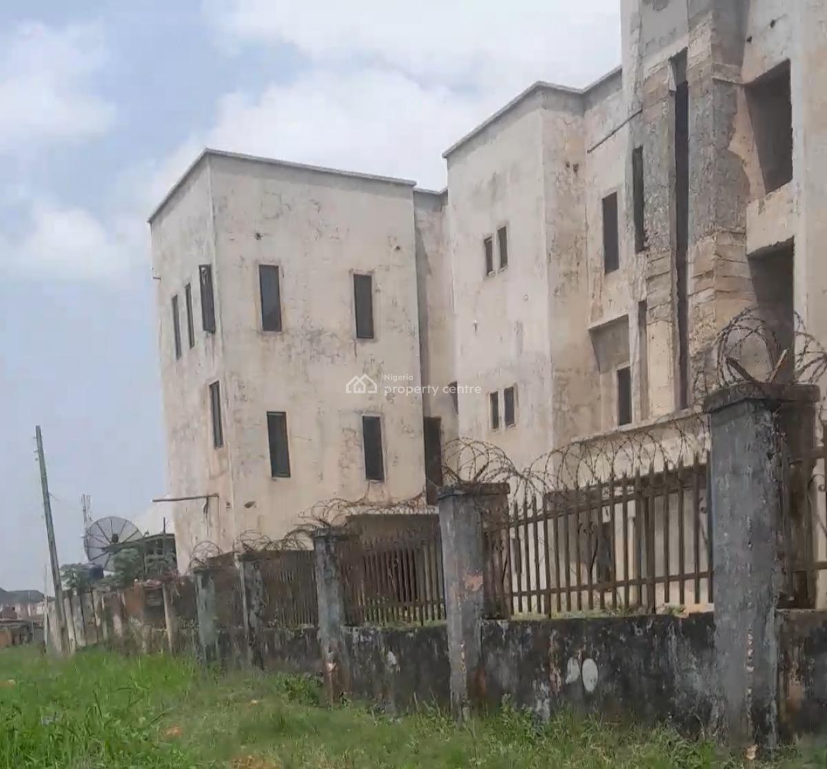 Solid 4 Unit of 2 Bedroom Duplex & 16 Rooms Hotel, Lounge 100ft By 120ft, Enake Street, Gapiona Road, Off Airport Road Gra, Benin, Oredo, Edo, Hotel / Guest House for Sale