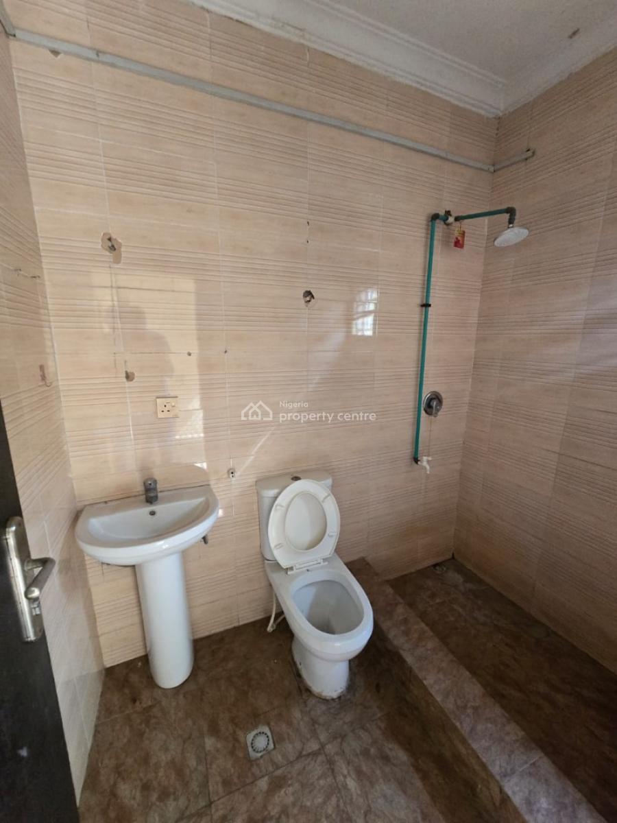 Lovely 3 Bedroom Flat, Gra Phase 2, Magodo, Lagos, Flat / Apartment for Rent