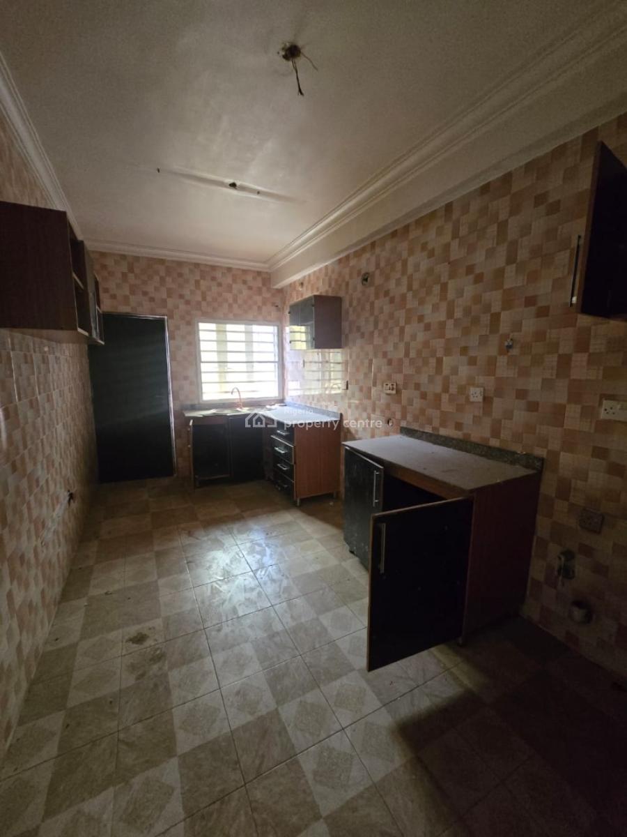 Lovely 3 Bedroom Flat, Gra Phase 2, Magodo, Lagos, Flat / Apartment for Rent