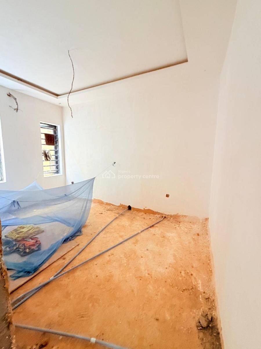 Lovely Built 3 Bedroom Apartment with Bq, Yaba, Lagos, Block of Flats for Sale