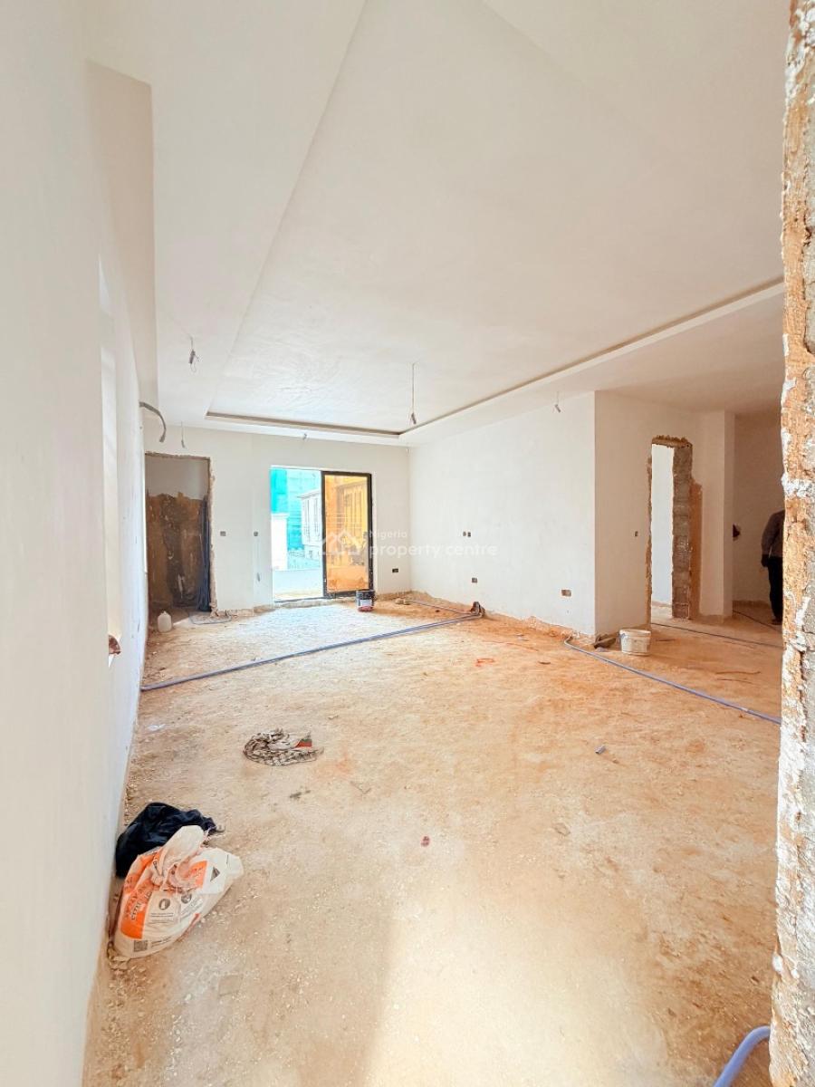 Lovely Built 3 Bedroom Apartment with Bq, Yaba, Lagos, Block of Flats for Sale