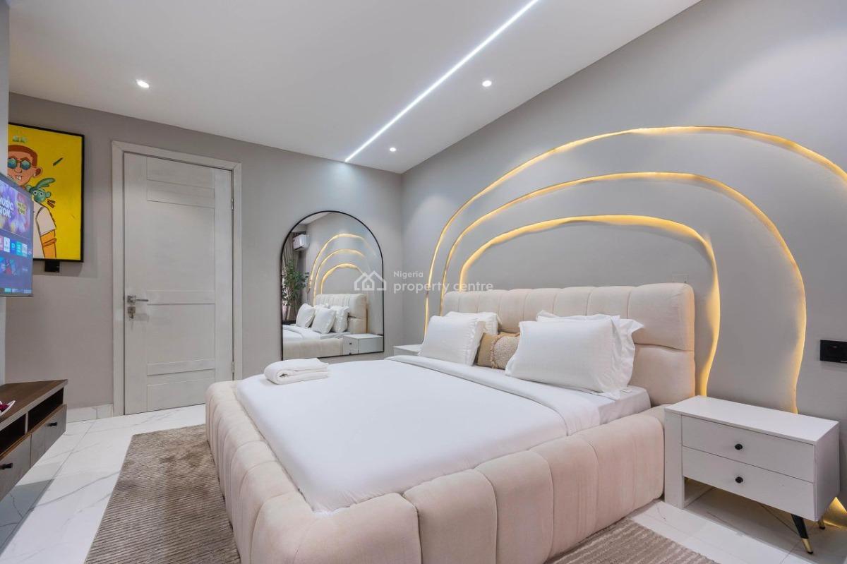 Deluxe En-suite 2 Bedroom Apartment with Gym, Balcony Sit Out & Ps5, Lekki Phase 1, Lekki, Lagos, Flat / Apartment Short Let