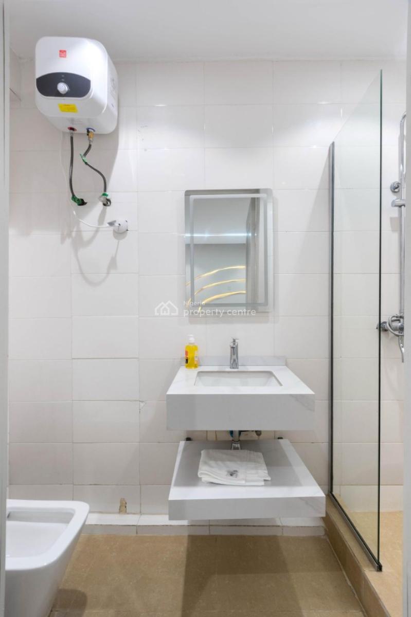 Deluxe En-suite 2 Bedroom Apartment with Gym, Balcony Sit Out & Ps5, Lekki Phase 1, Lekki, Lagos, Flat / Apartment Short Let