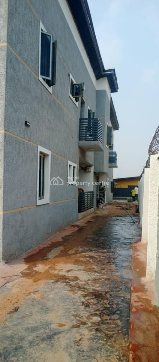 3 Bedroom Flat Apartment, Olowora, Magodo, Lagos, Flat / Apartment for Sale