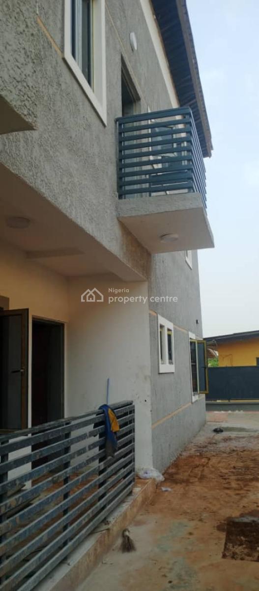 3 Bedroom Flat Apartment, Olowora, Magodo, Lagos, Flat / Apartment for Sale