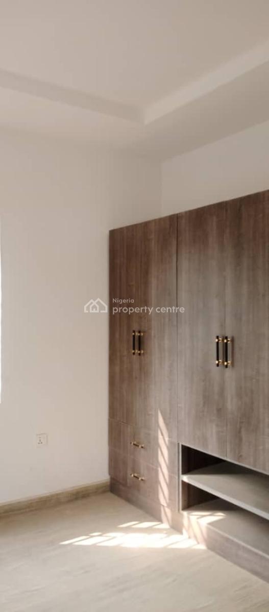 3 Bedroom Flat Apartment, Olowora, Magodo, Lagos, Flat / Apartment for Sale