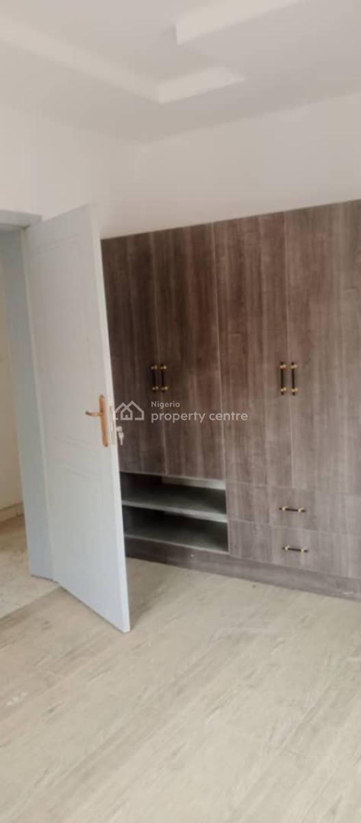 3 Bedroom Flat Apartment, Olowora, Magodo, Lagos, Flat / Apartment for Sale