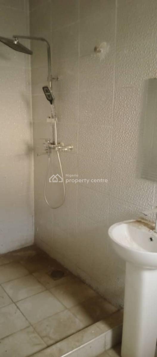 3 Bedroom Flat Apartment, Olowora, Magodo, Lagos, Flat / Apartment for Sale