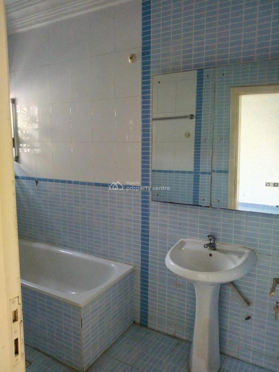 Well-built Block of 8 Luxury 3-bedroom Apartments, Lekki Phase 1, Lekki, Lagos, Flat / Apartment for Sale