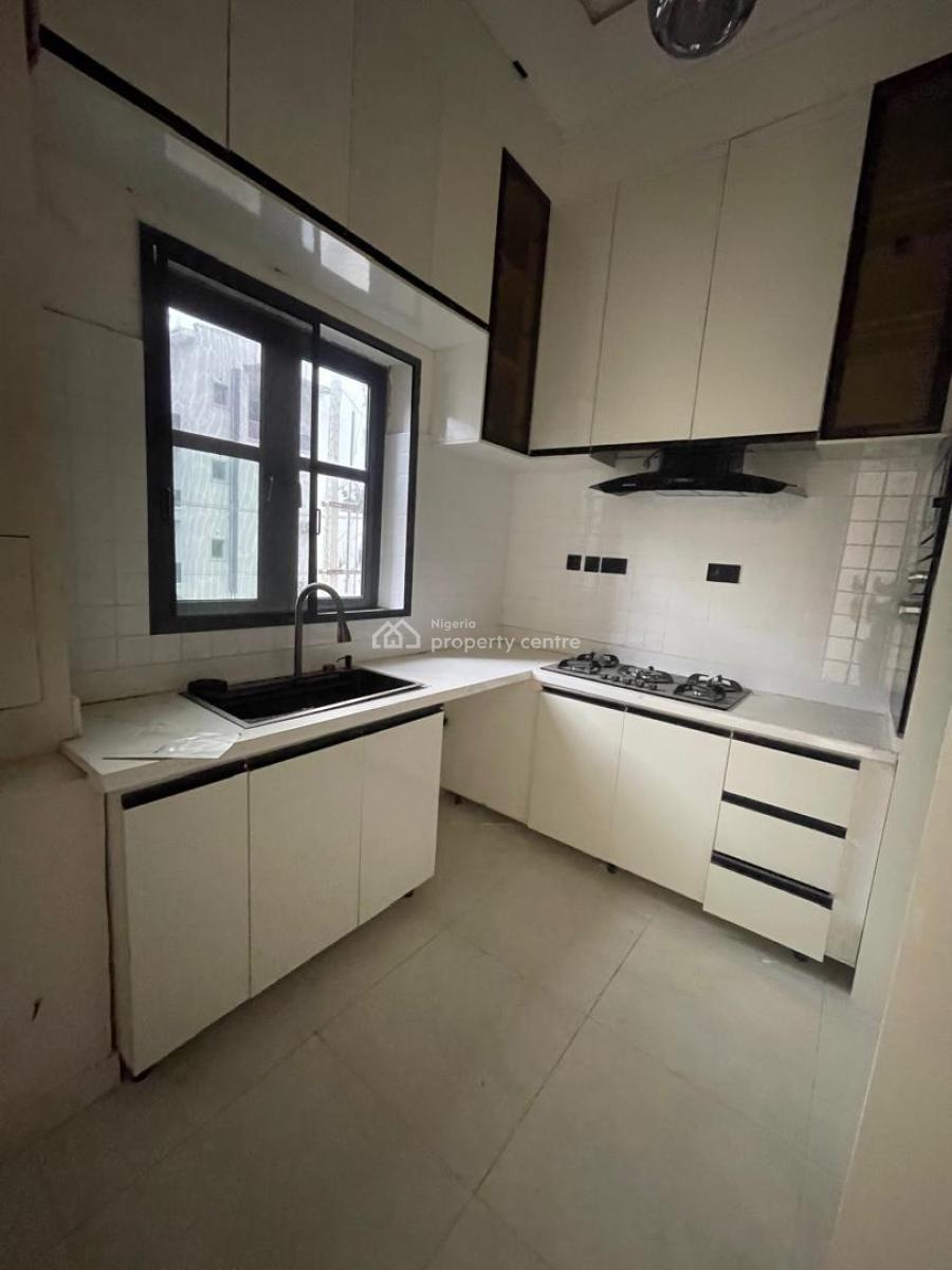 Spacious Massive Luxury 2bedroom Flat, Secure Estate Off Freedom Wey Lekki Phase One, Lekki Phase 1, Lekki, Lagos, Flat / Apartment for Rent