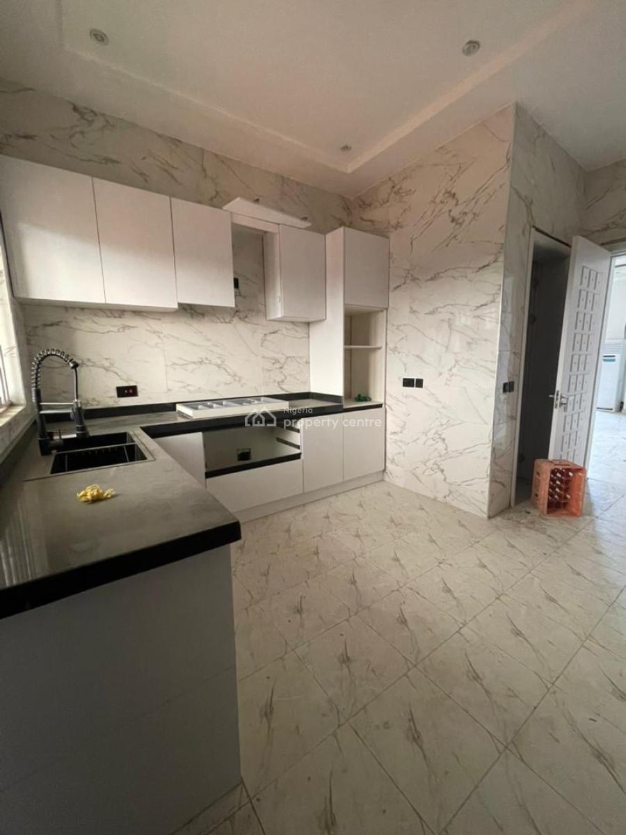 Exquisite 3 Bedroom Apartment with Pool & Gym in a Secure Estate, Lekki Phase 1, Lekki, Lagos, Flat / Apartment for Rent