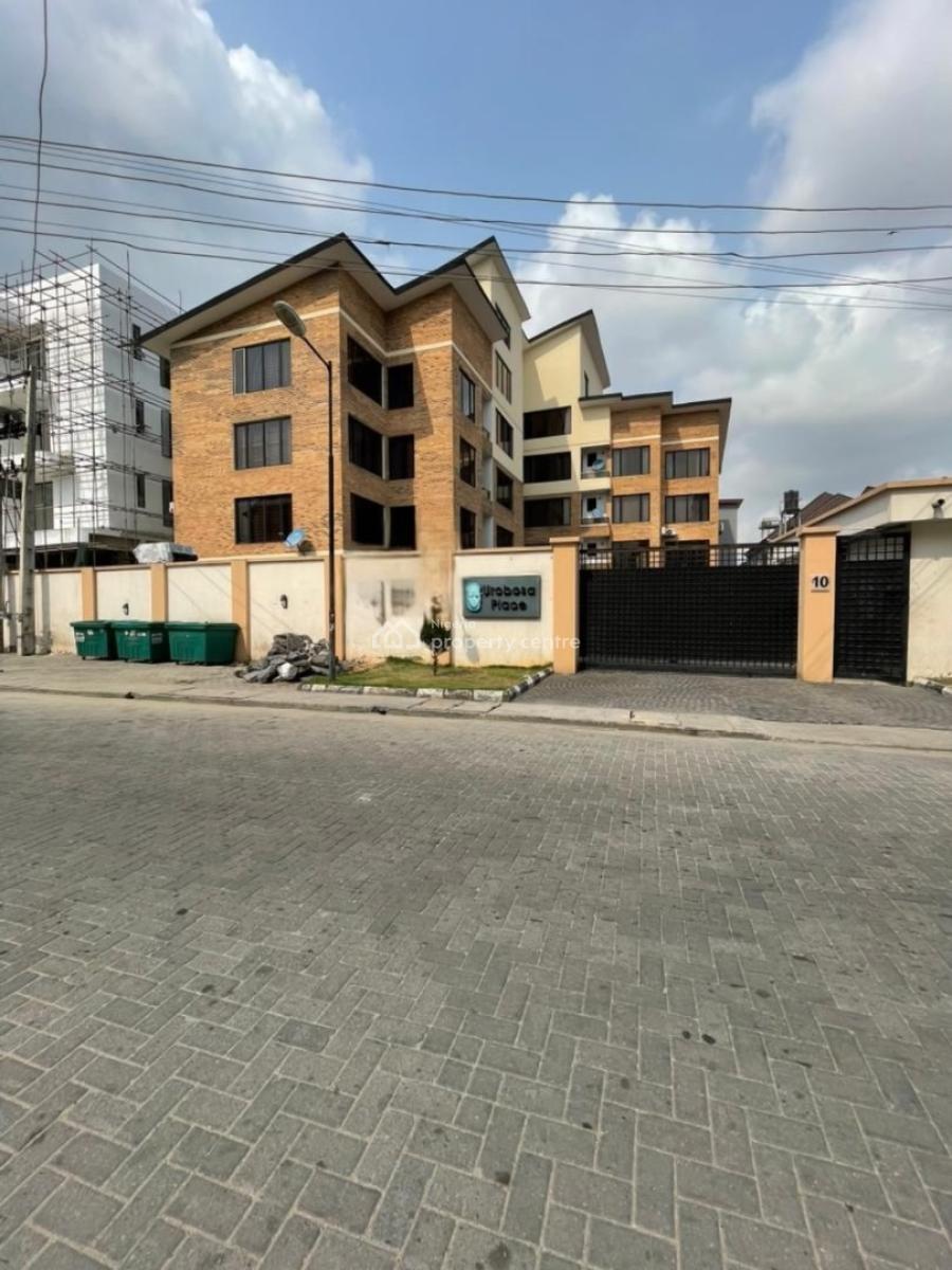 Exclusive Serviced 3 Bedroom Flat with 1 Room Bq in a Secure Estate, Lekki Right Lekki Phase 1, Lekki, Lagos, Flat / Apartment for Rent