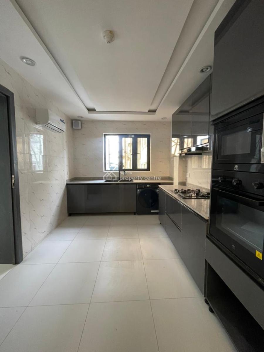 Elegant New 2 Bedroom Apartment with Pool &elevator in a Secure Estate, Lekki Right Lekki Phase 1, Lekki, Lagos, Flat / Apartment for Sale