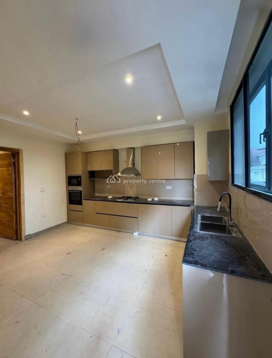 Luxury Built 2 Bedroom Apartment, Lekki Phase 1, Lekki, Lagos, Flat / Apartment for Rent