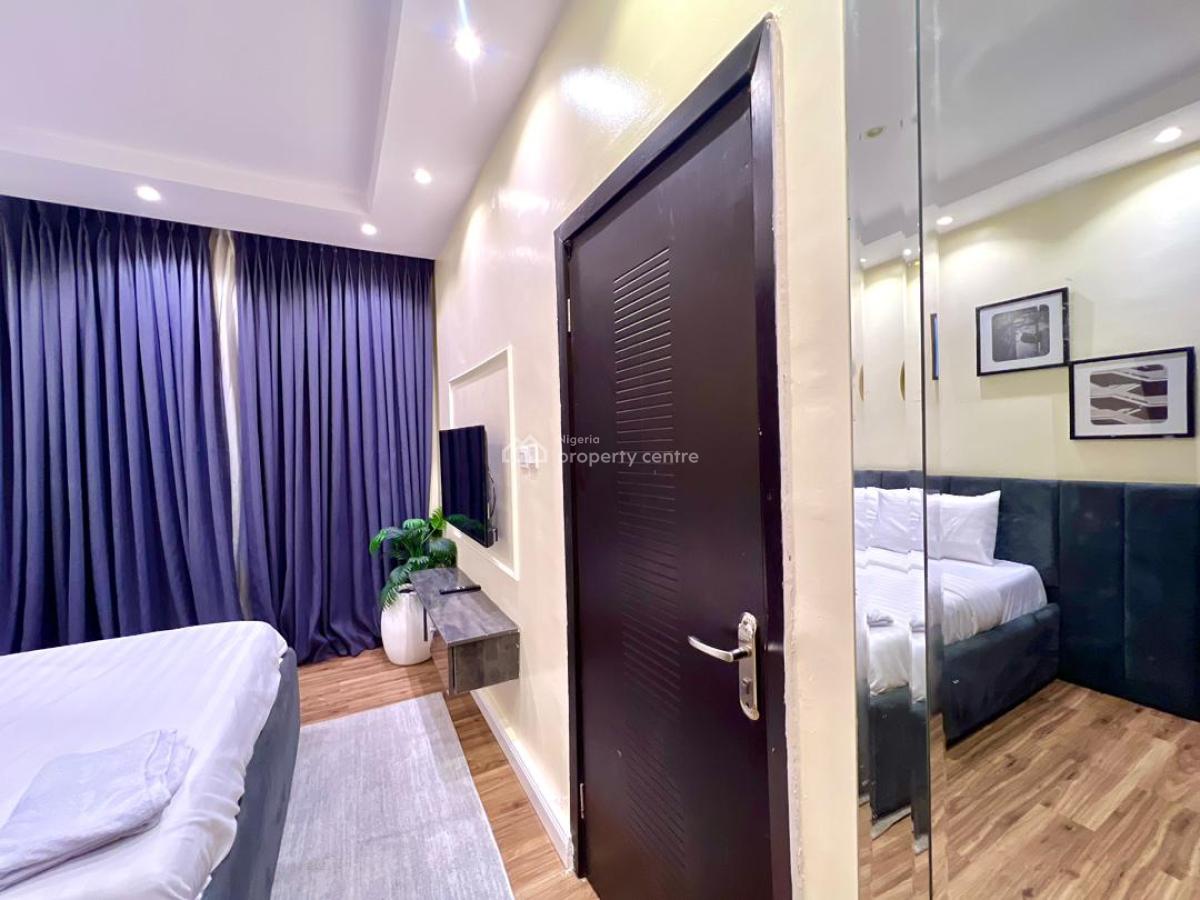 Luxury 3bedroom with Pool and Snooker, Lekki Phase 1, Lekki, Lagos, Flat / Apartment Short Let