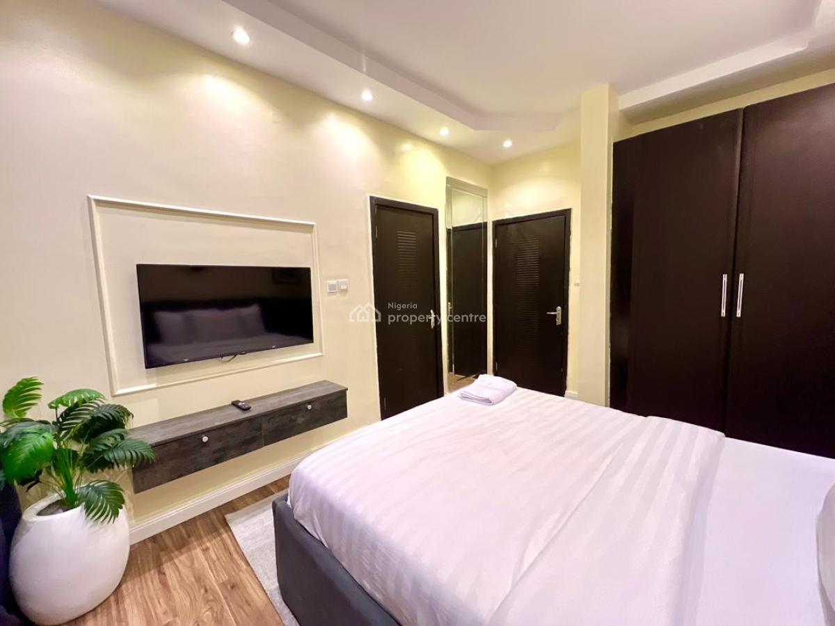 Luxury 3bedroom with Pool and Snooker, Lekki Phase 1, Lekki, Lagos, Flat / Apartment Short Let