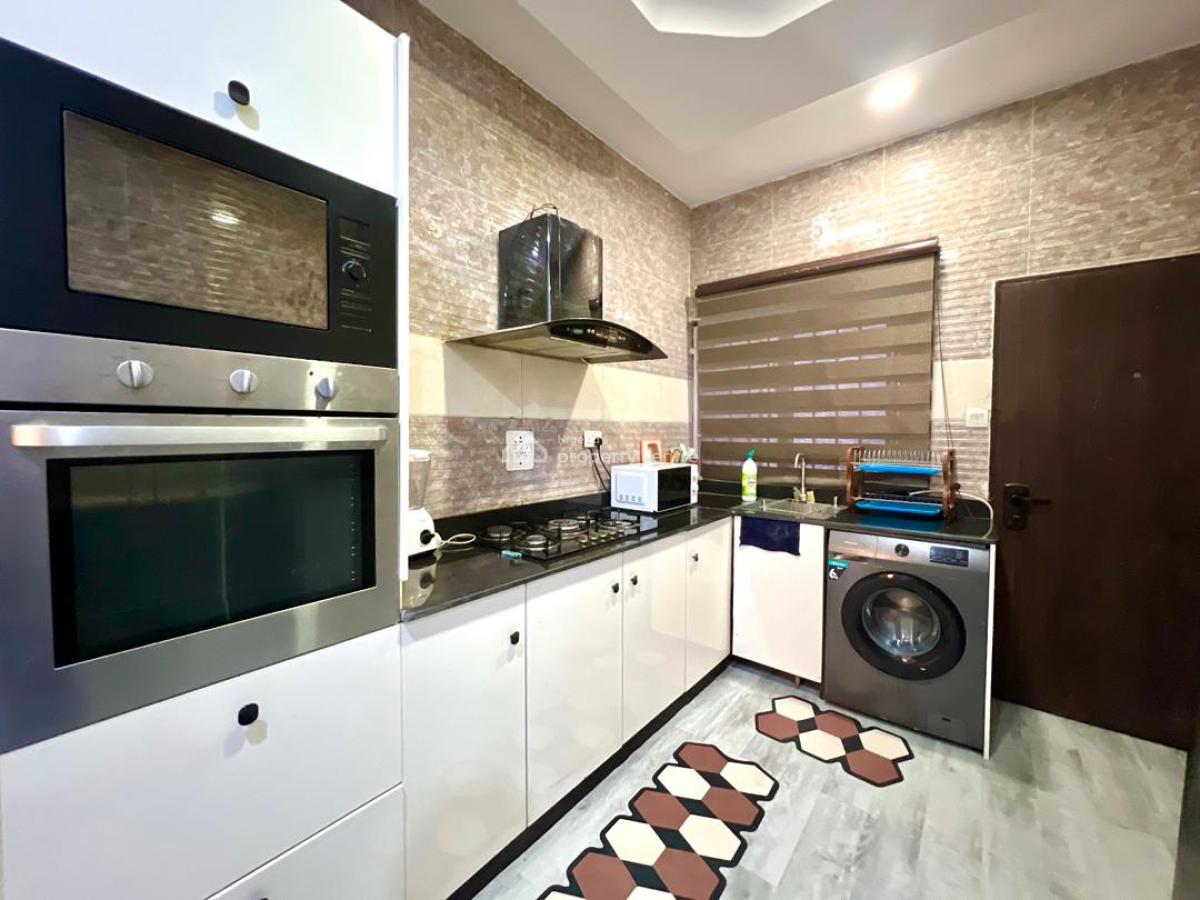 Luxury 3bedroom with Pool and Snooker, Lekki Phase 1, Lekki, Lagos, Flat / Apartment Short Let