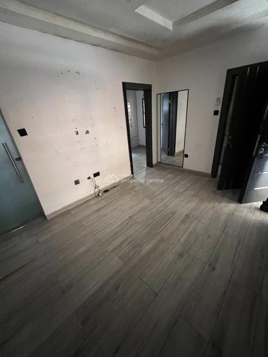 Super-clean, Serviced Miniflat, with a Fitted Kitchen Visitors Toilet, Lekki Phase 1, Lekki, Lagos, Mini Flat (room and Parlour) for Rent