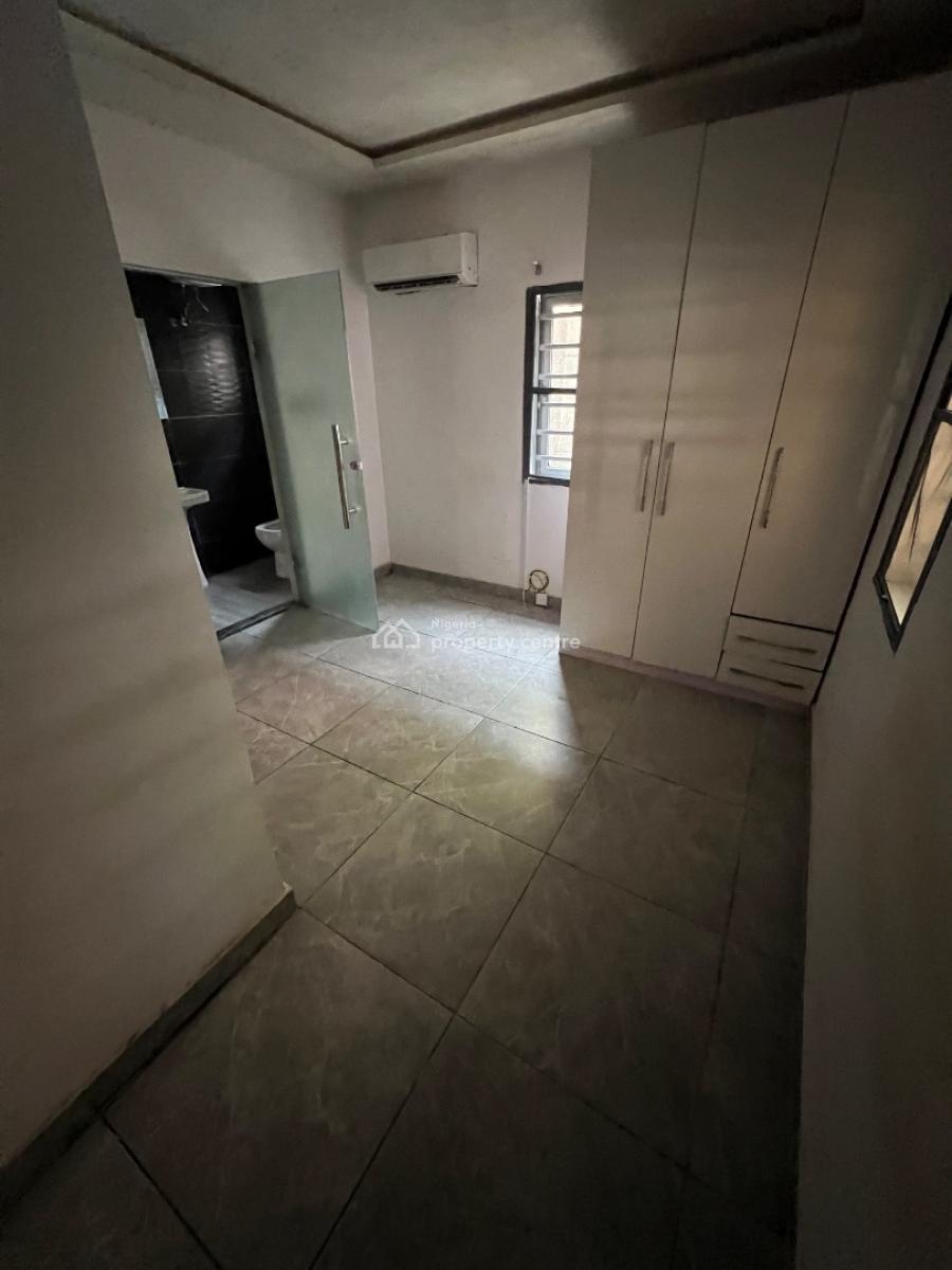Super-clean, Serviced Miniflat, with a Fitted Kitchen Visitors Toilet, Lekki Phase 1, Lekki, Lagos, Mini Flat (room and Parlour) for Rent