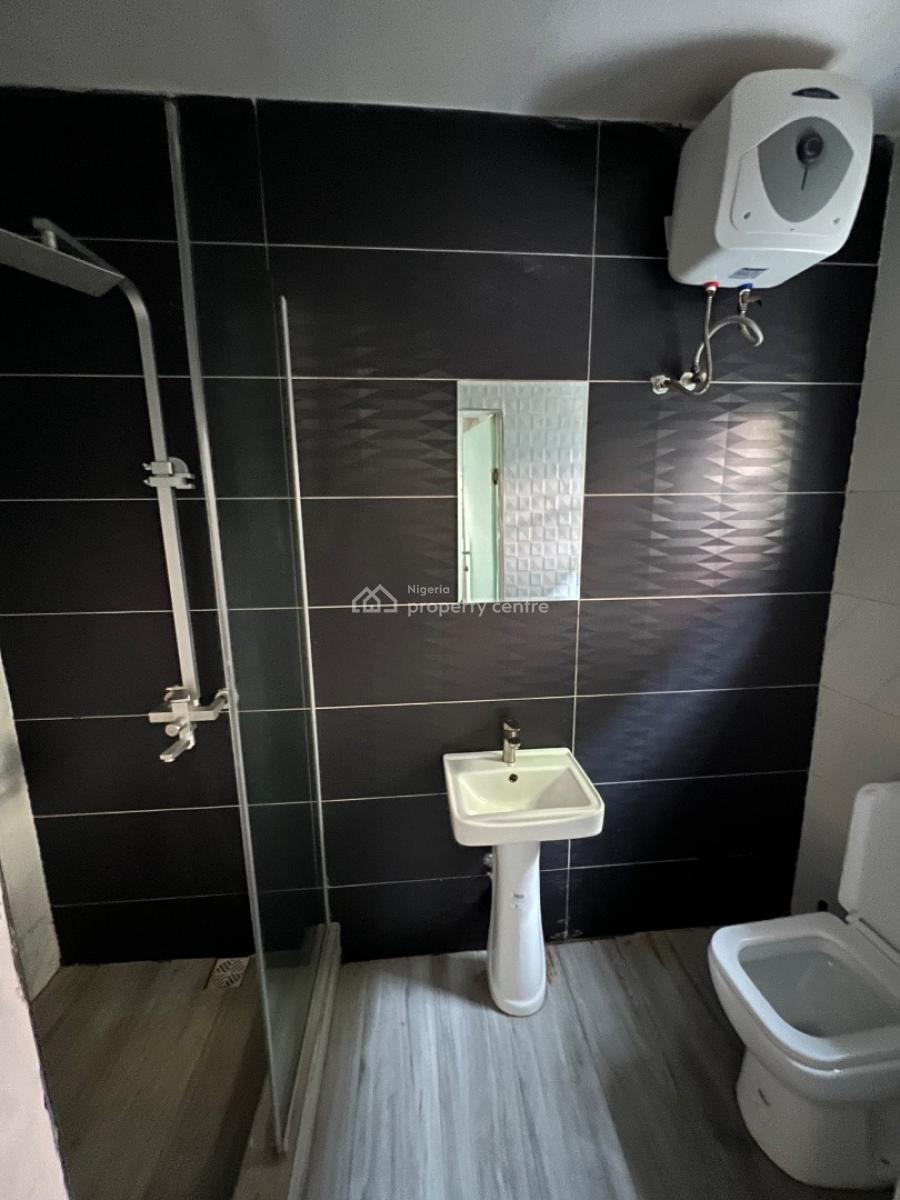 Super-clean, Serviced Miniflat, with a Fitted Kitchen Visitors Toilet, Lekki Phase 1, Lekki, Lagos, Mini Flat (room and Parlour) for Rent